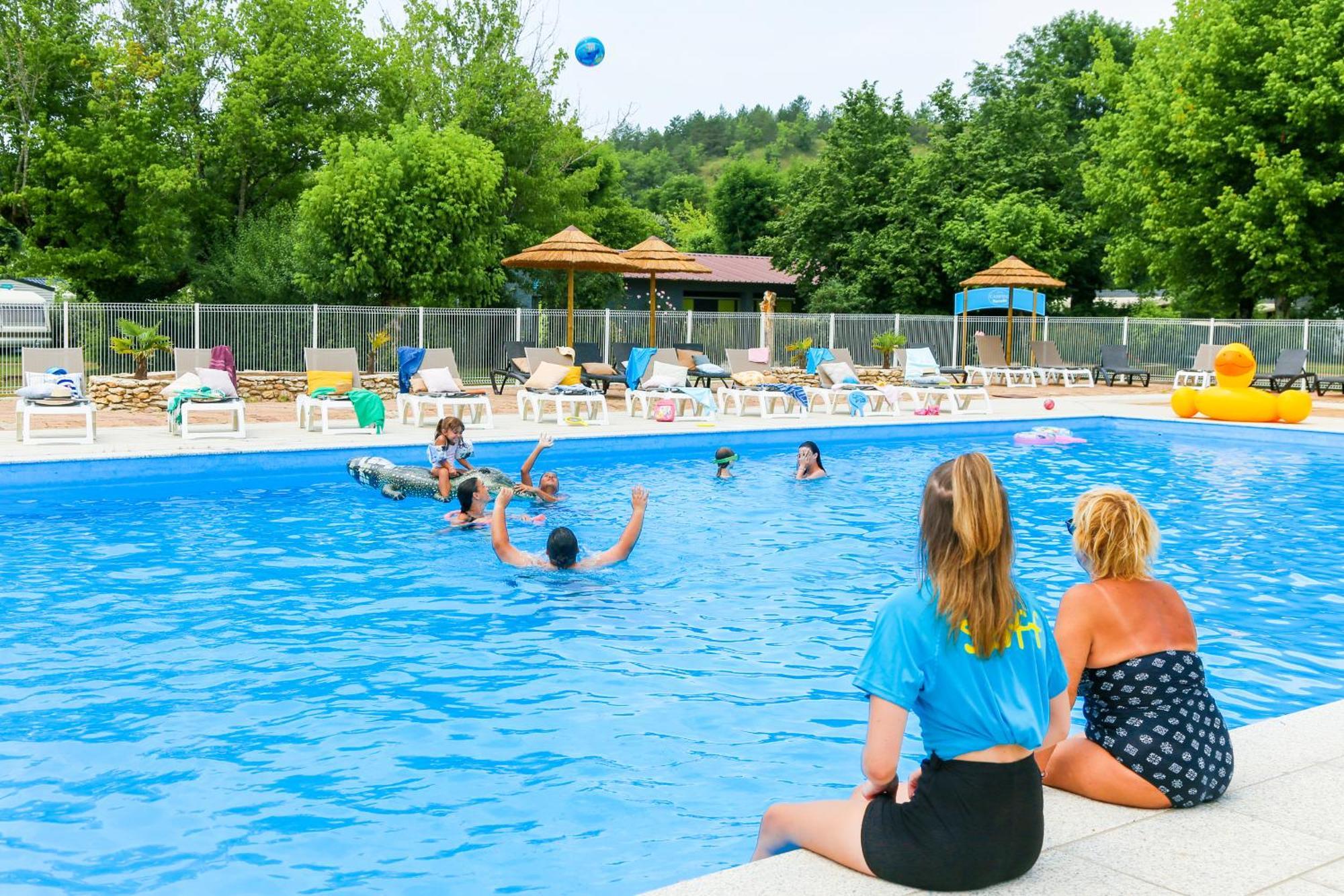 Camping Paradis Le Rocher De La Granelle Le Bugue Exterior foto